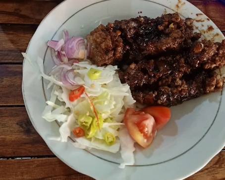 Rahasia Daging Kambing Empuk pada Sate Buntel Solo