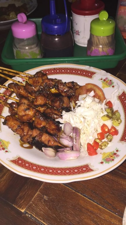 Tempat Makan Keluarga Dekat Masjid Sheikh Zayed