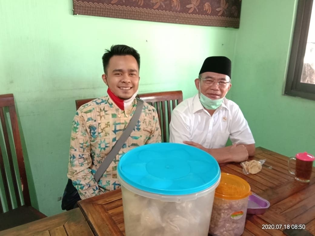 Restoran Khas Solo Area Parkir Bus Besar Dekat Masjid Raya Sheikh Zayed