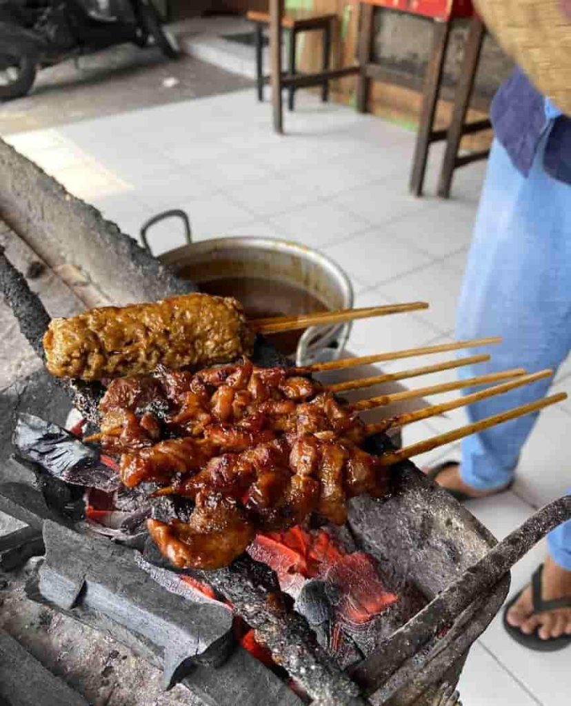 Kuliner Malam Solo Dekat Terminal Tirtonadi Rekomendasi Warung, Angkringan, dan Restoran Parkir Luas
